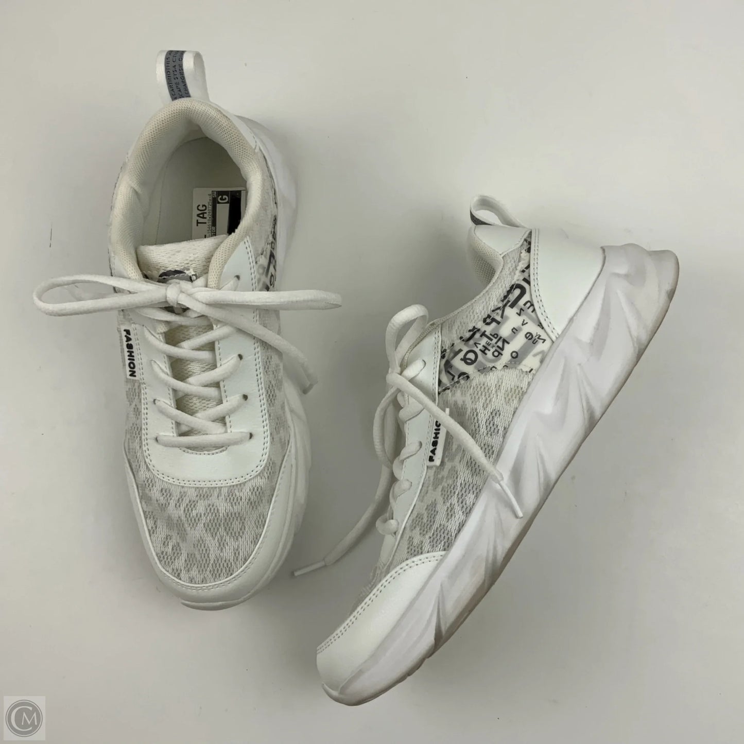 Shoes Athletic By Clothes Mentor In White, Size: 9
