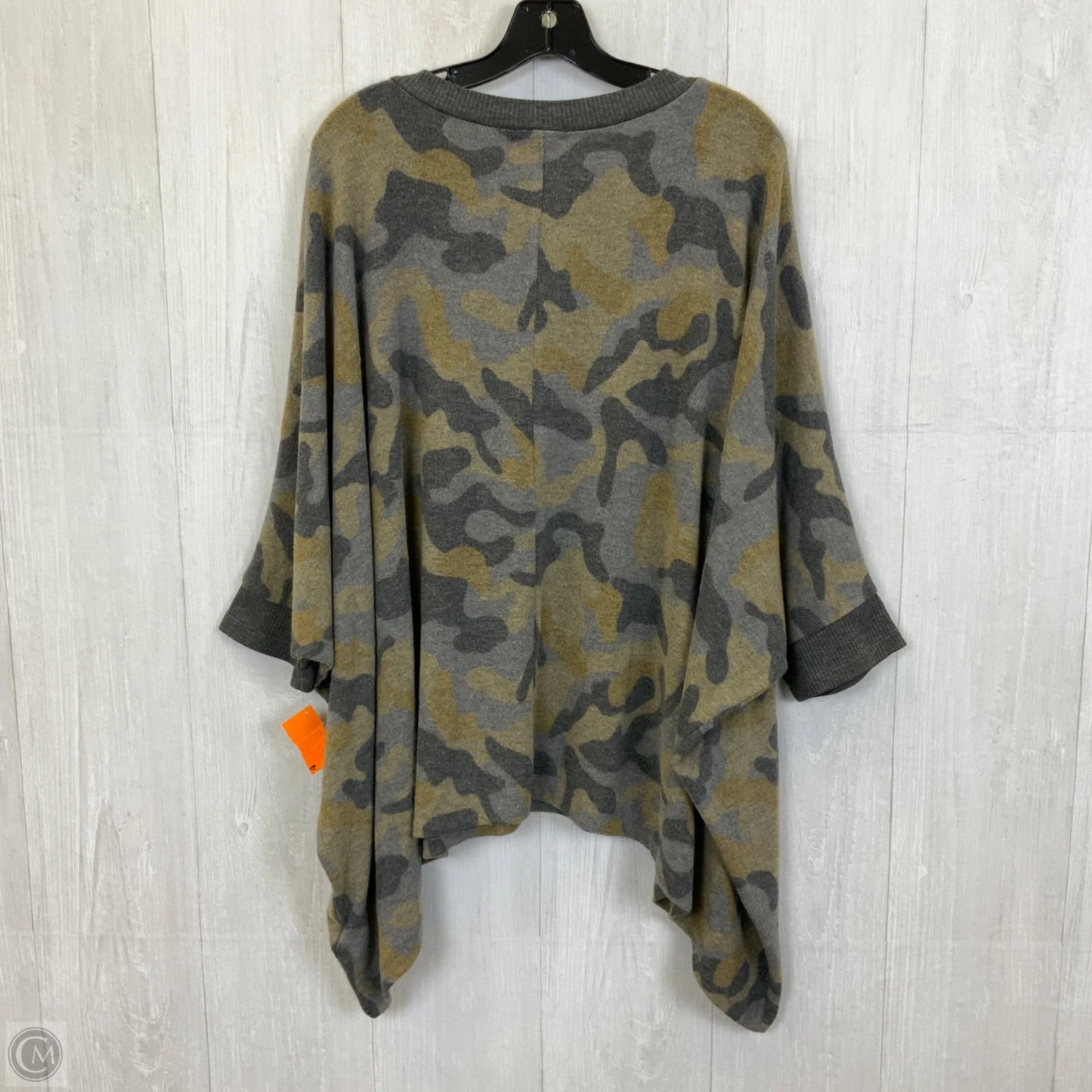 Top Short Sleeve By Maurices In Camouflage Print, Size: Xl