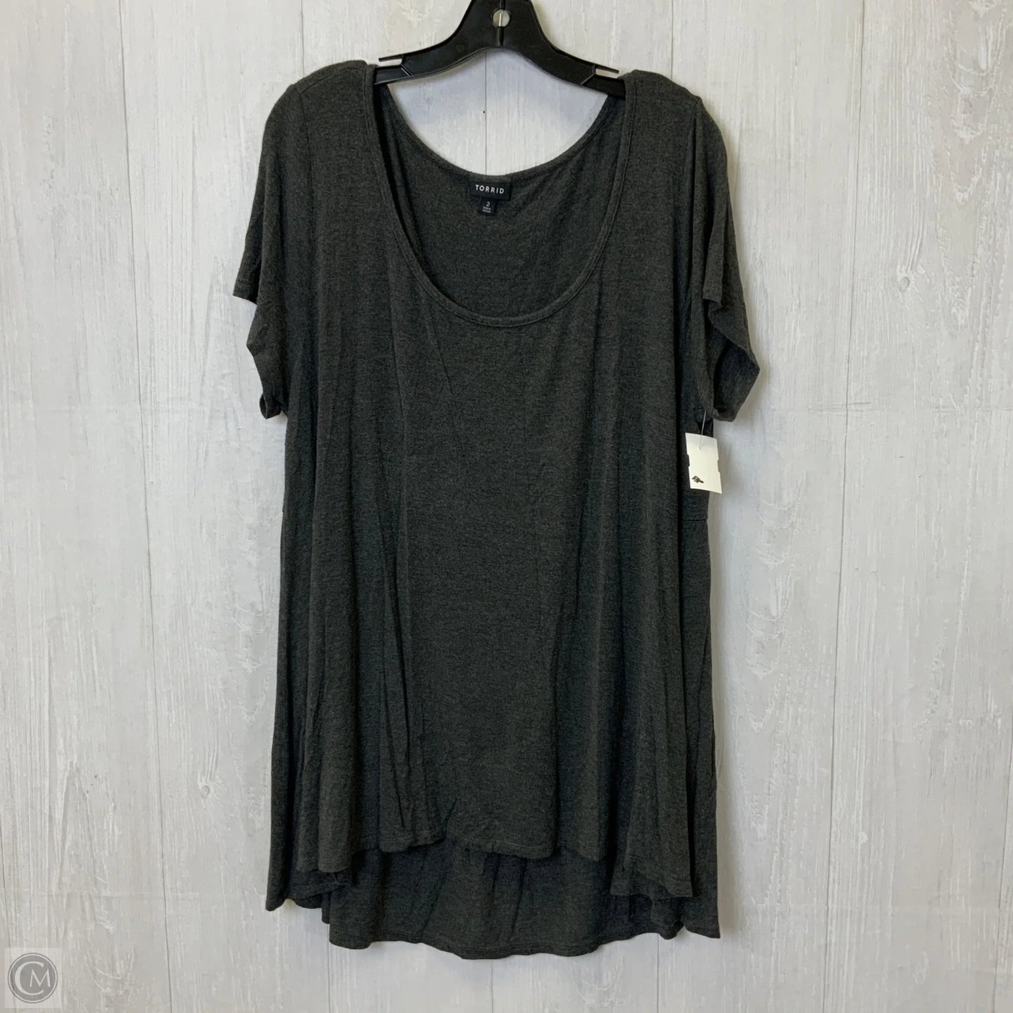 Top Short Sleeve By Torrid In Grey, Size: 2x