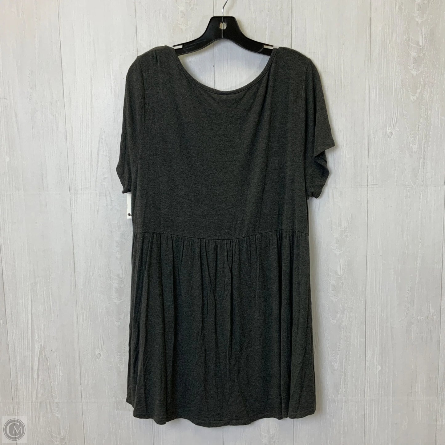 Top Short Sleeve By Torrid In Grey, Size: 2x