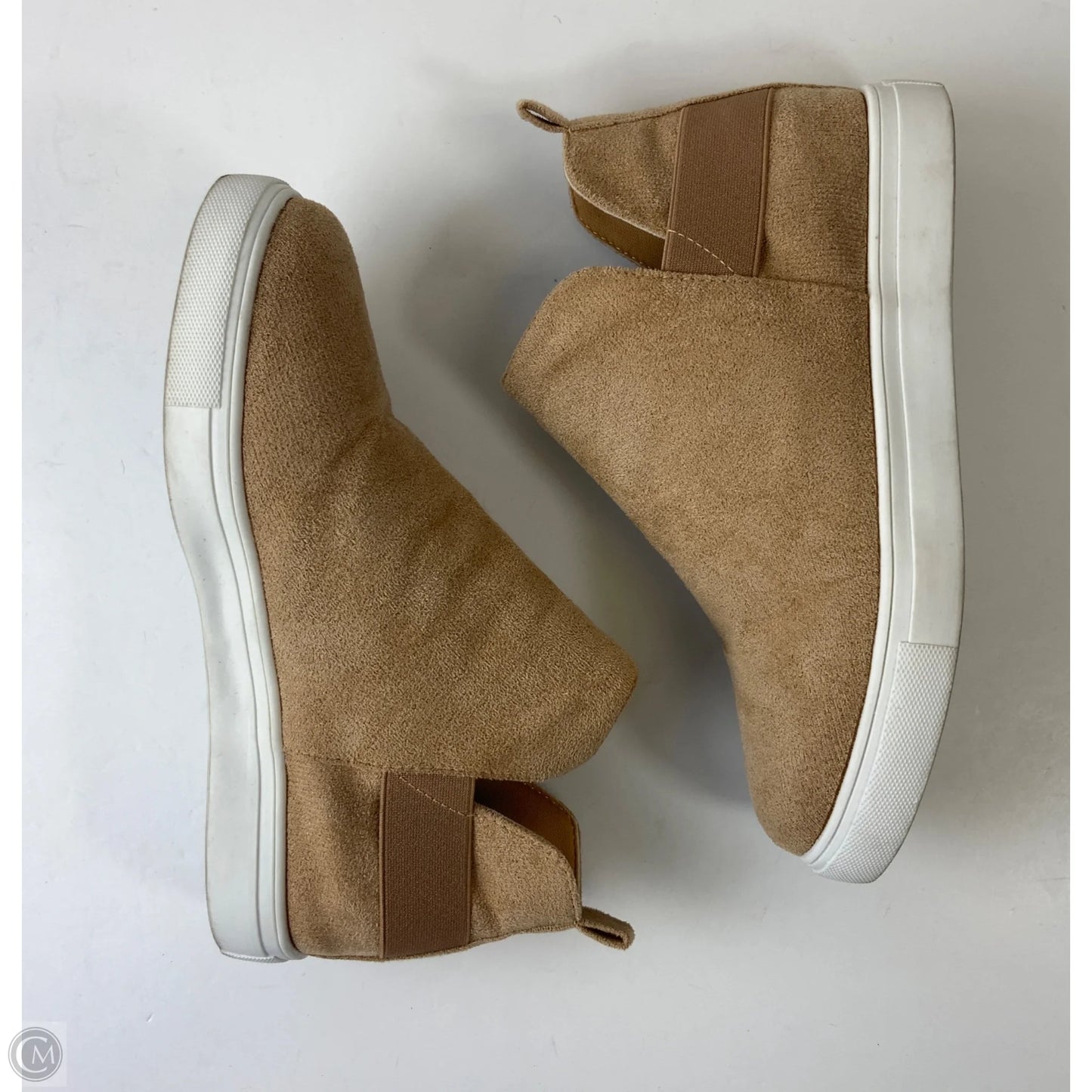 Shoes Sneakers By Clothes Mentor In Tan, Size: 9.5