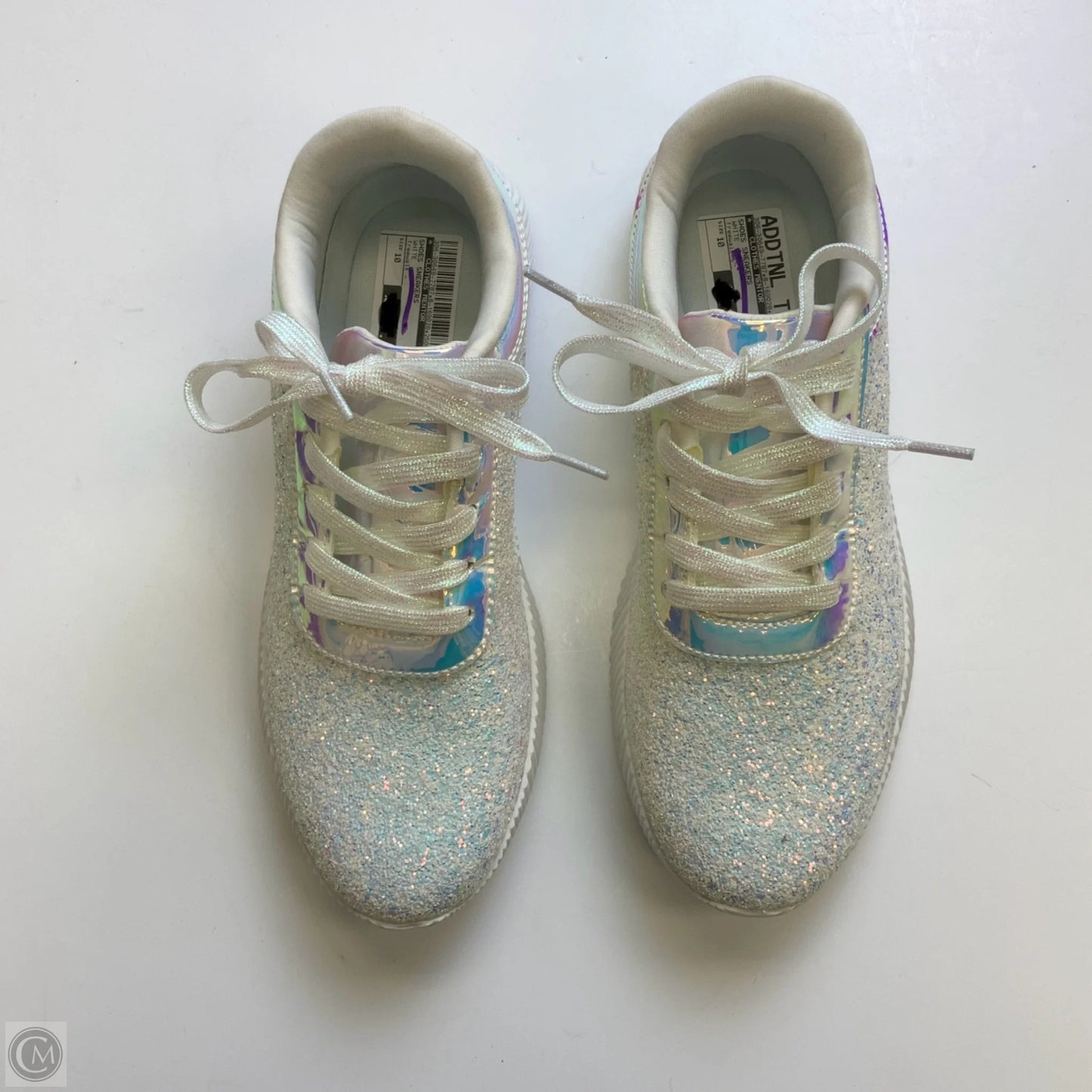 Shoes Sneakers By Clothes Mentor In White, Size: 10