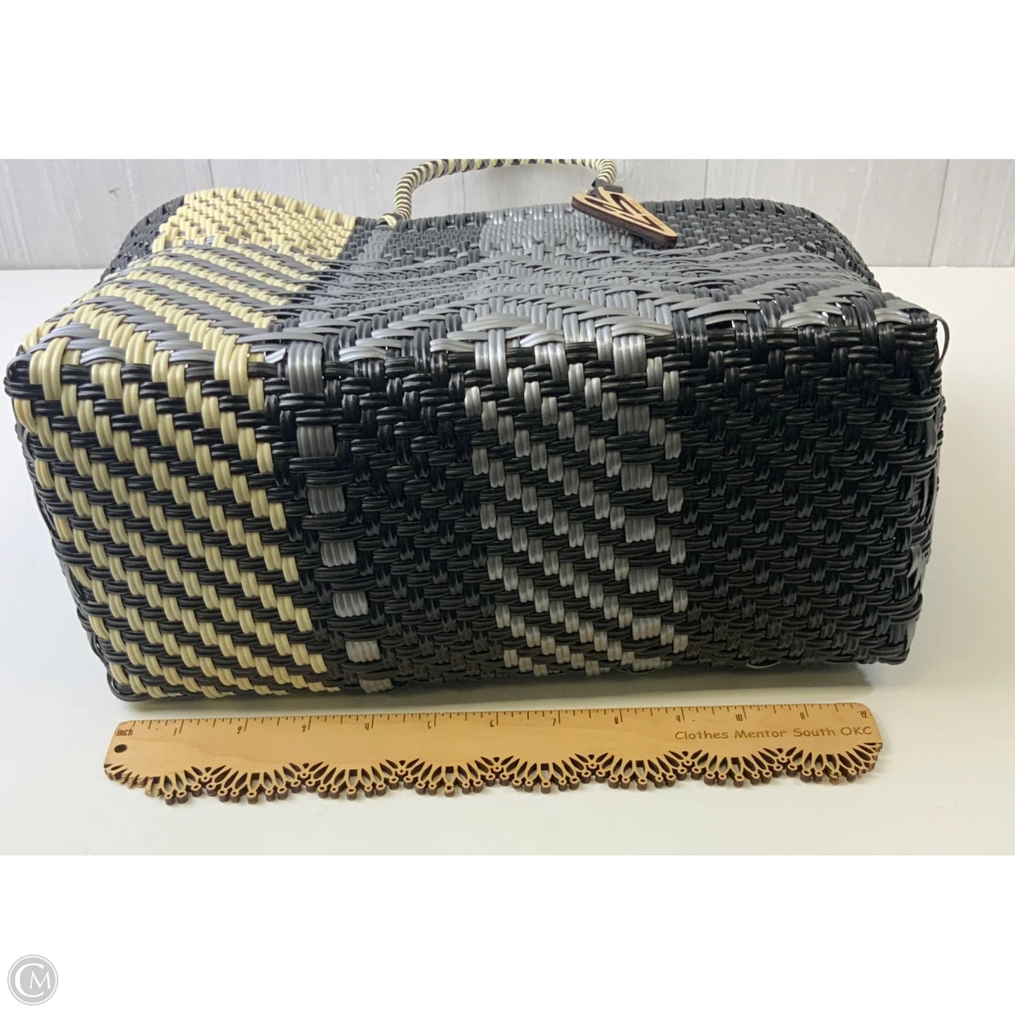 Handbag By Clothes Mentor, Size: Large