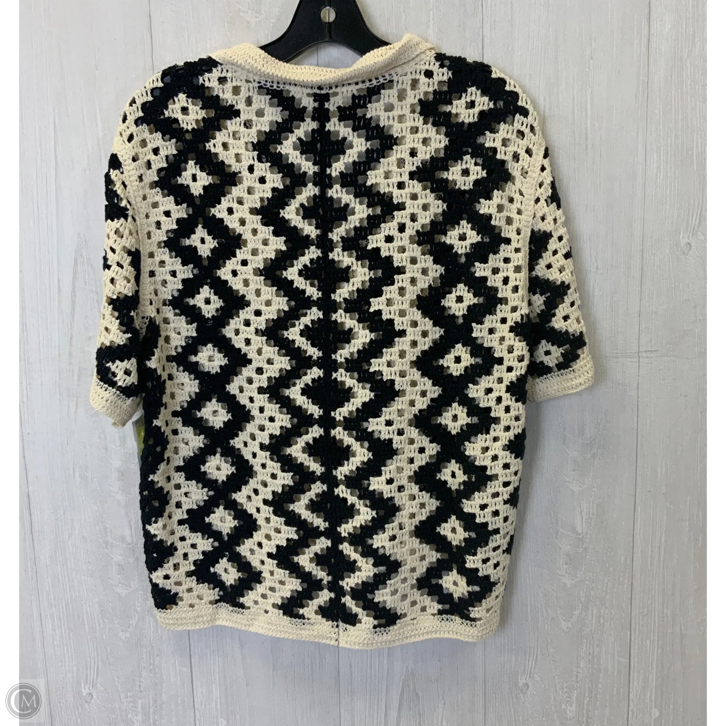 Blouse Short Sleeve By Ultra Pink In Geometric Pattern, Size: L