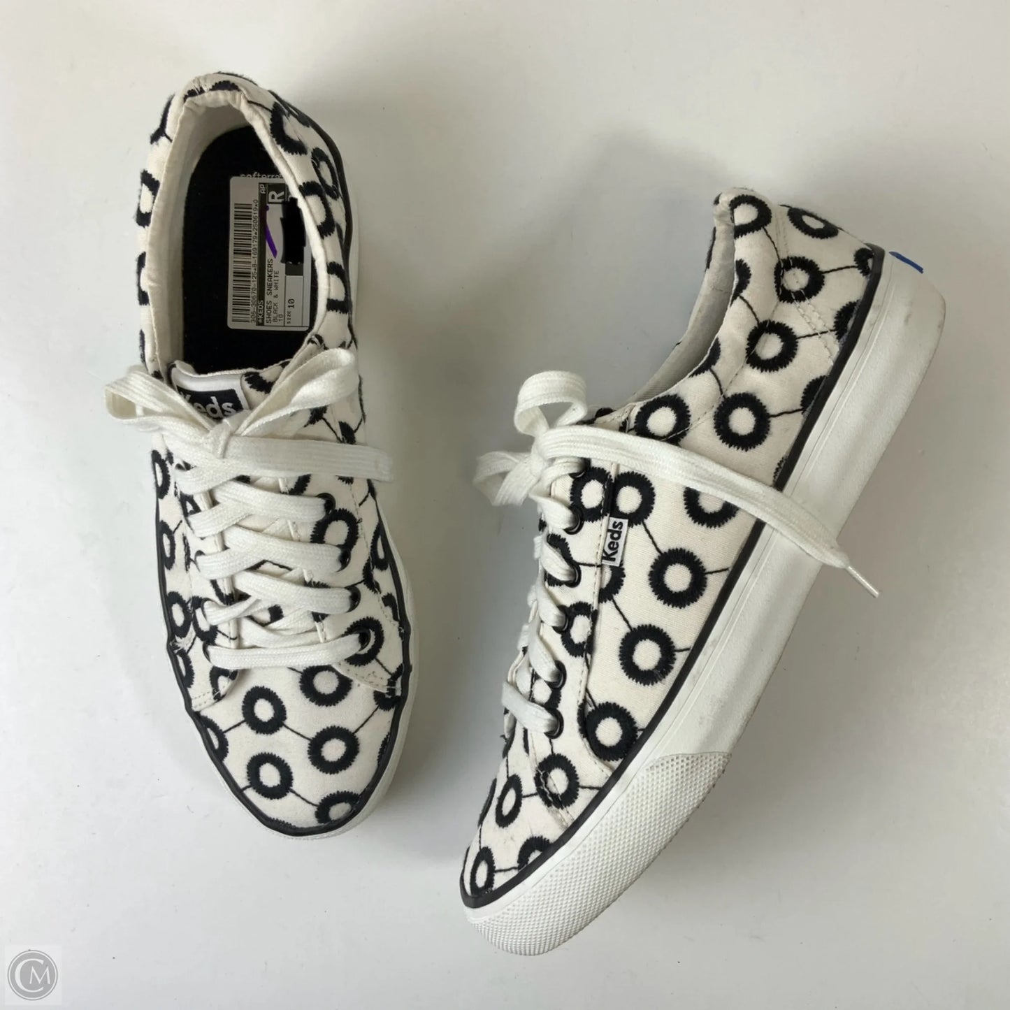Shoes Sneakers By Keds In Black & White, Size: 10