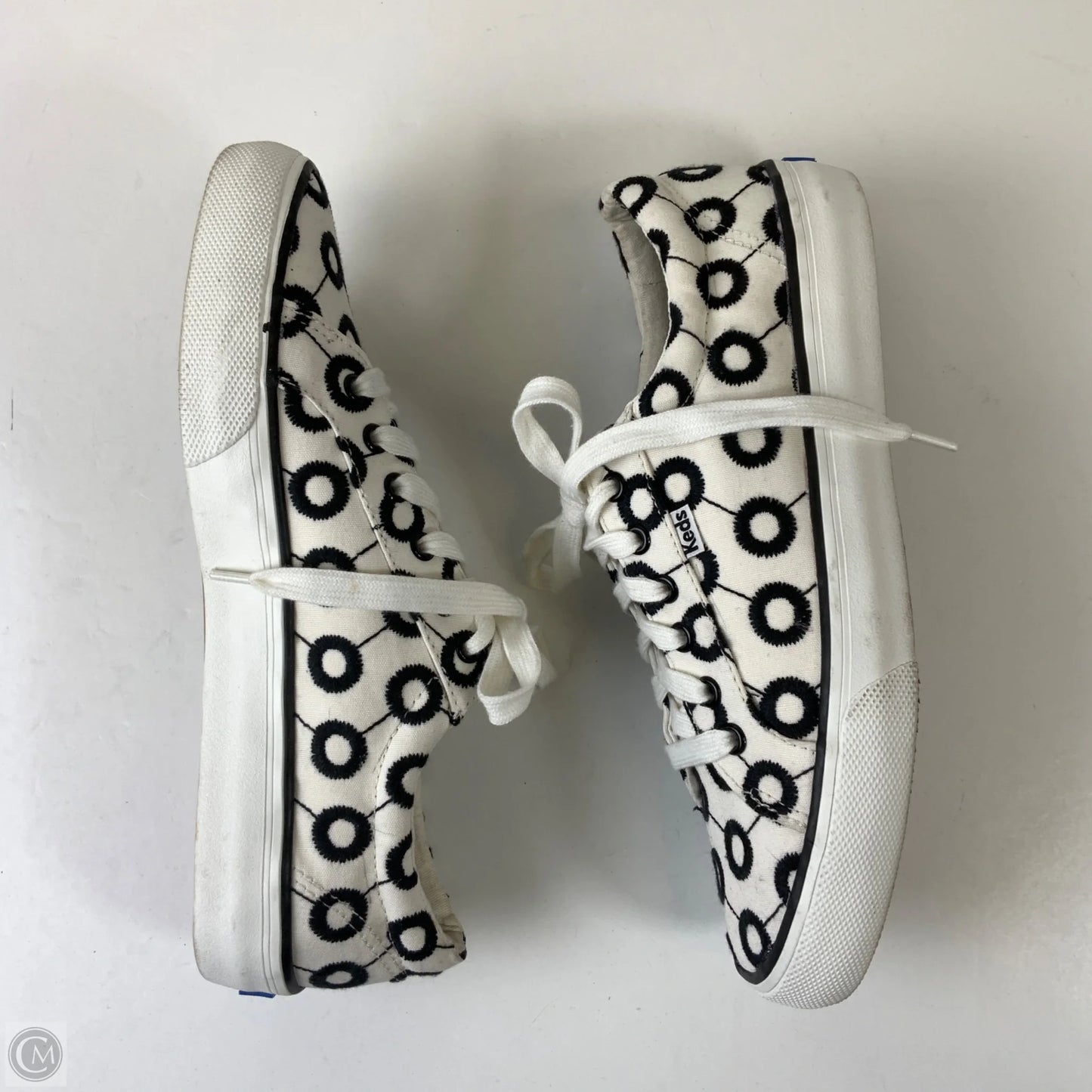 Shoes Sneakers By Keds In Black & White, Size: 10