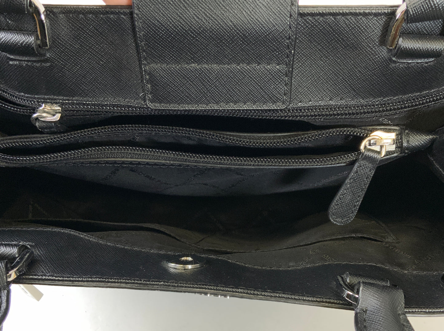 Handbag Designer By Michael Kors, Size: Medium