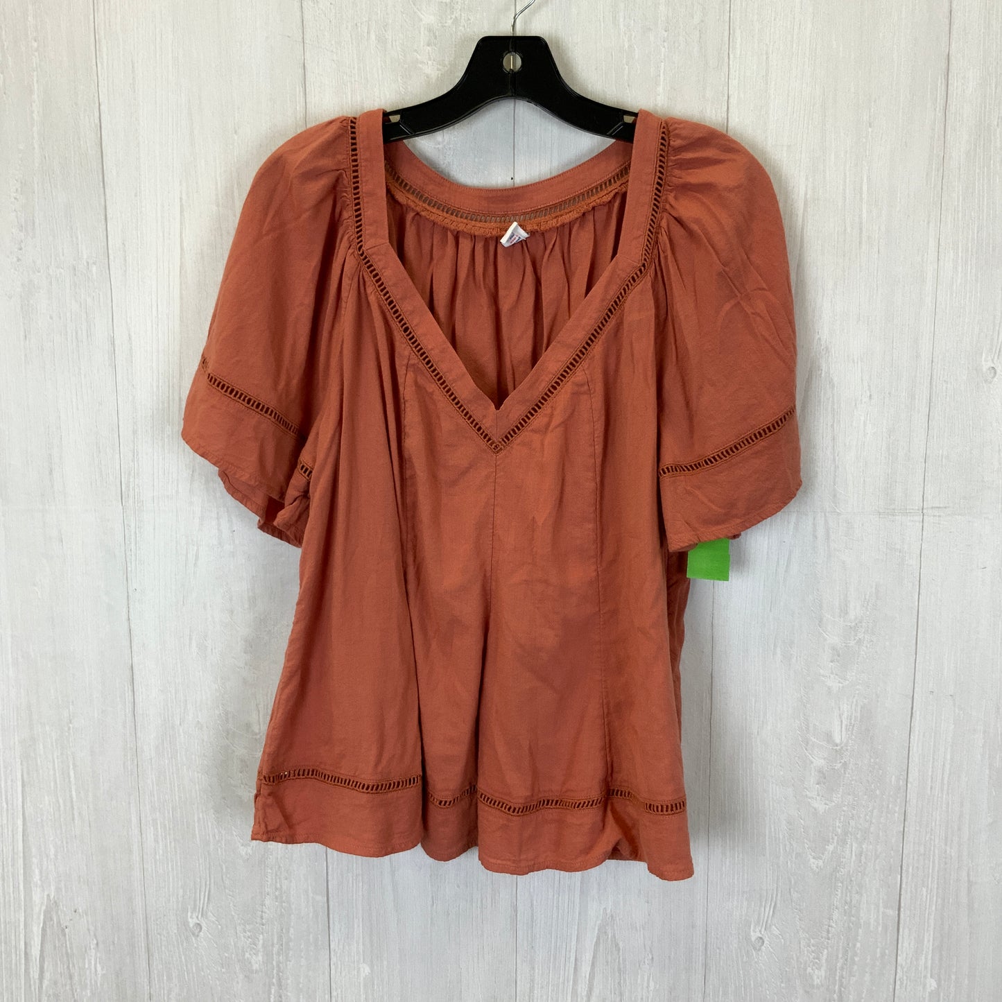 Top Short Sleeve By Old Navy In Peach, Size: L