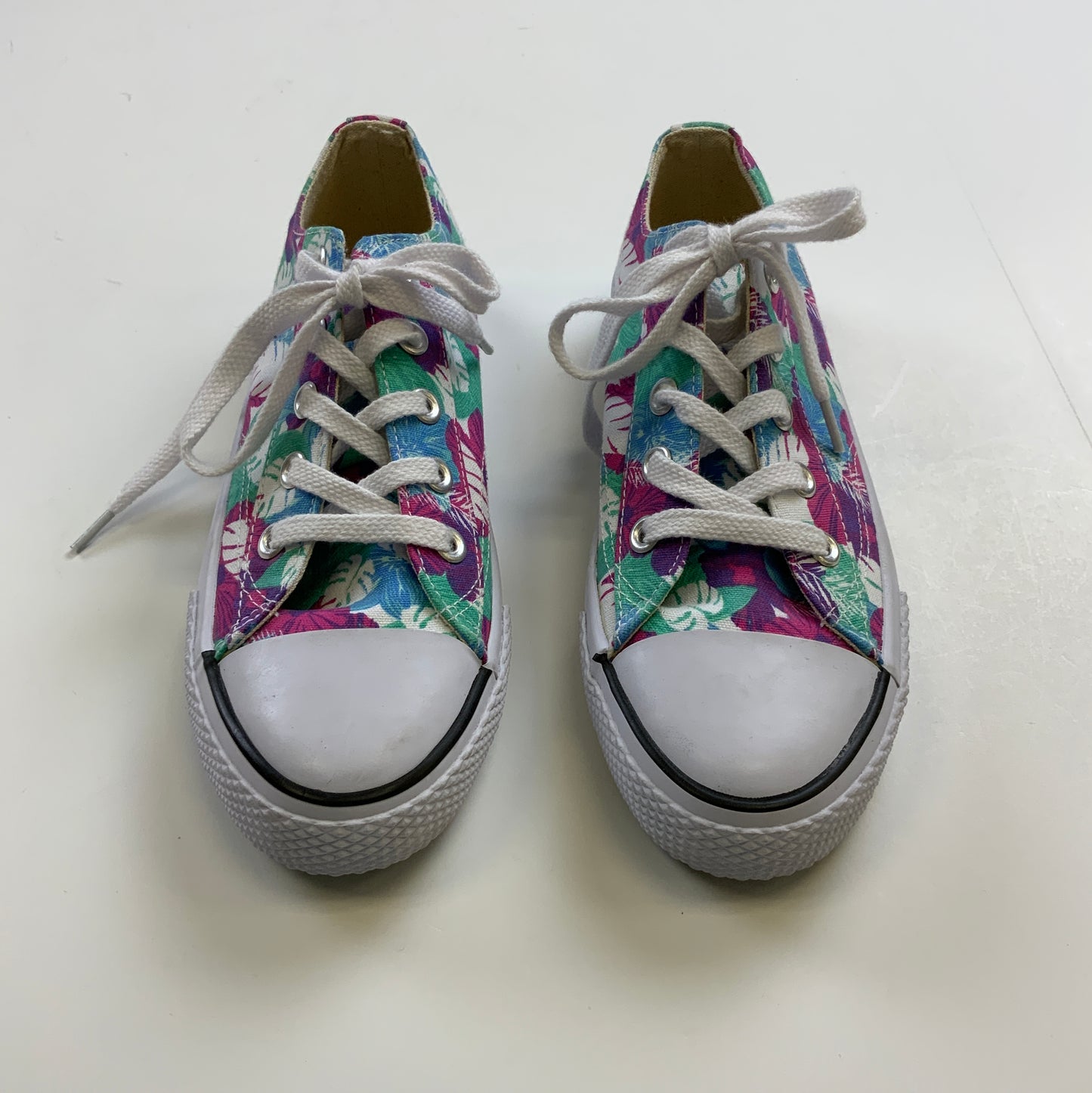 Shoes Sneakers By Airwalk In Multi-colored, Size: 7