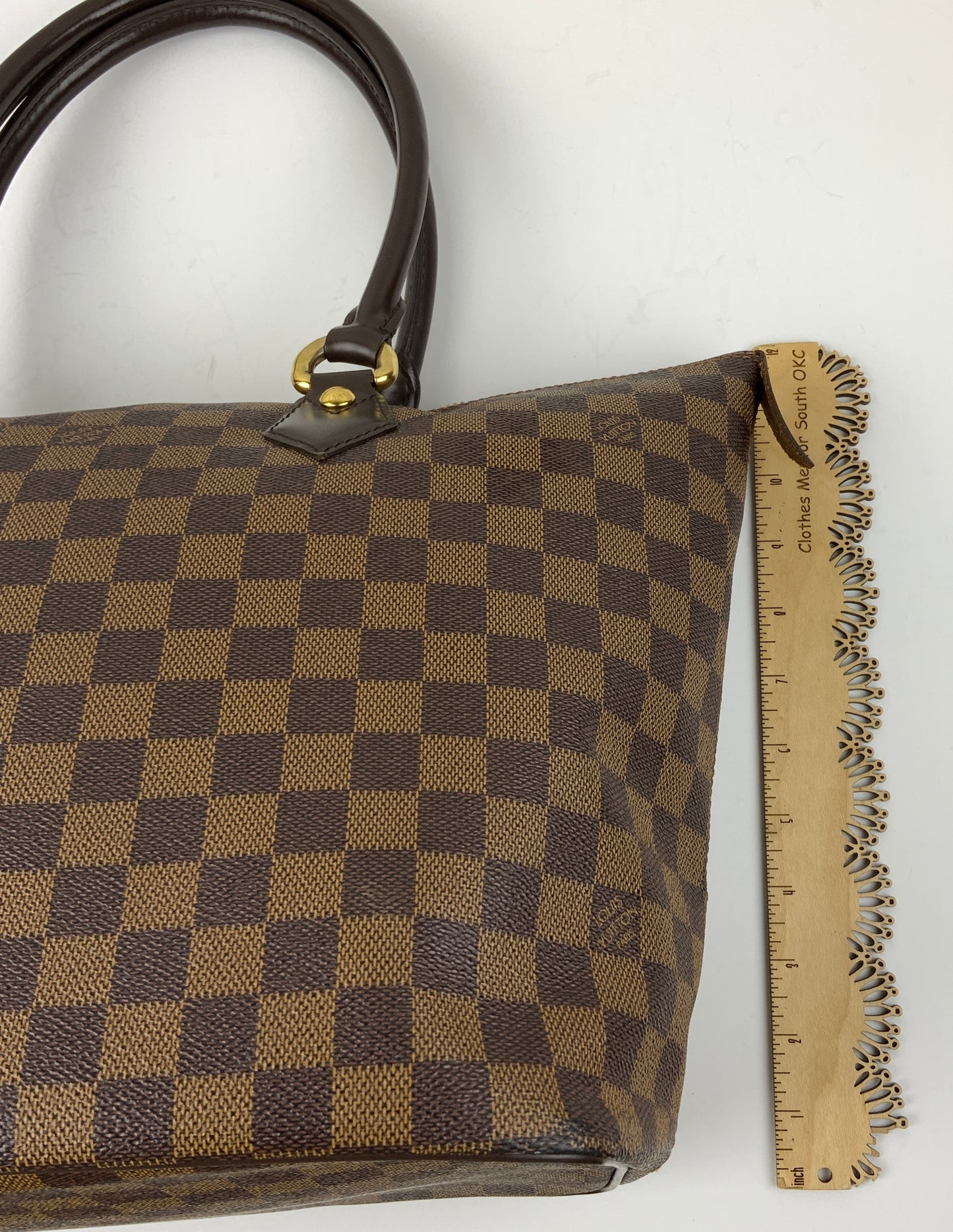 Handbag Luxury Designer By Louis Vuitton, Size: Large