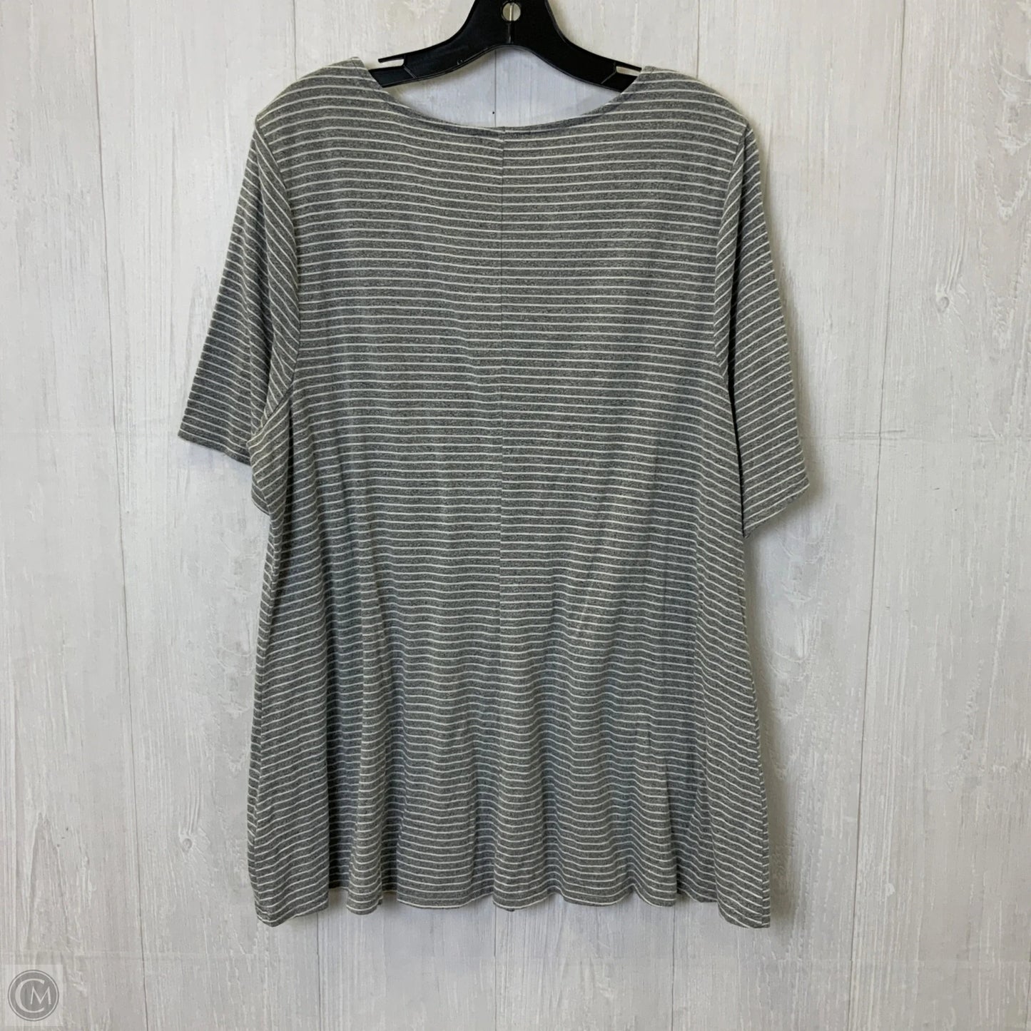 Top Short Sleeve Basic By Lane Bryant In Grey, Size: 2x