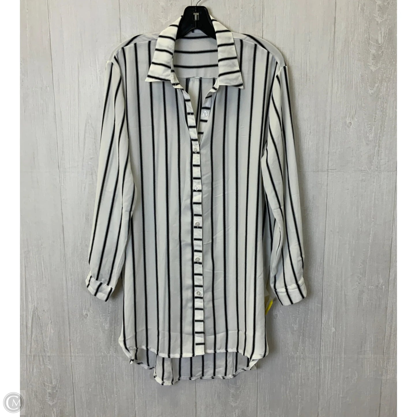 Tunic 3/4 Sleeve By Clothes Mentor In Black & White, Size: L