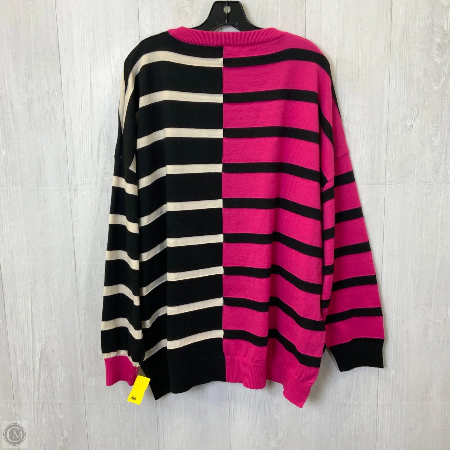 Sweater By Clothes Mentor In Black & White, Size: Xl