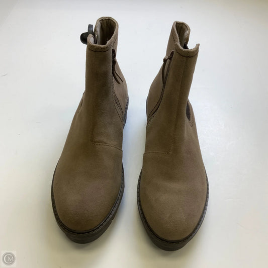 Boots Ankle Flats By Clarks In Taupe, Size: 9.5