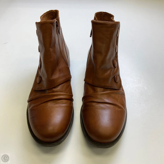 Boots Ankle Flats By Miz Mooz In Tan, Size: 10