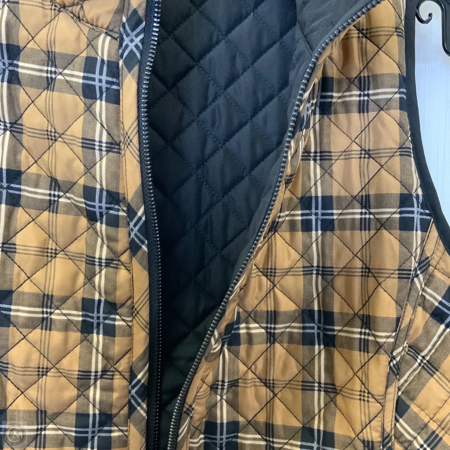 Vest Puffer & Quilted By Clothes Mentor In Plaid Pattern, Size: M