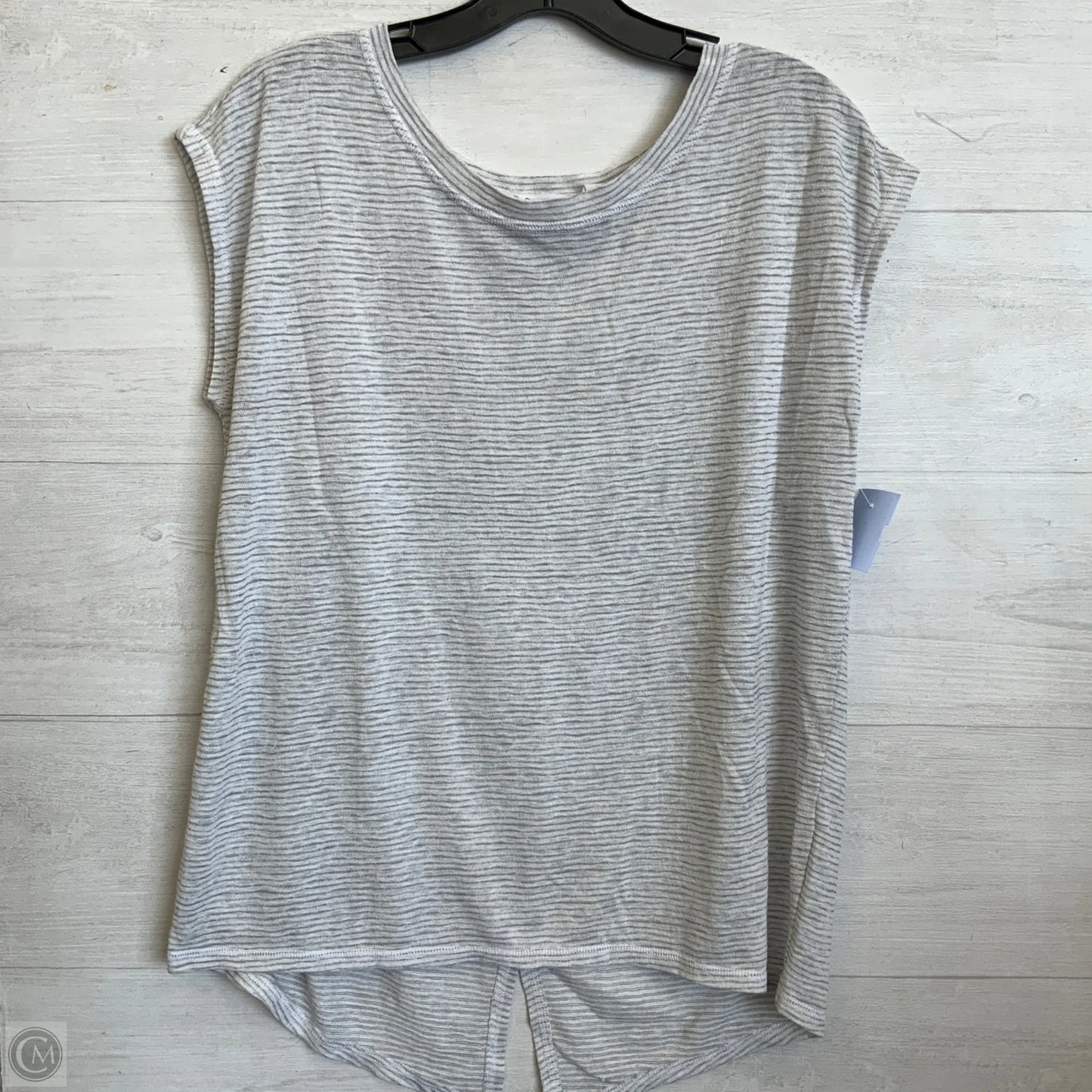 Athletic Top Short Sleeve By Athleta In Grey, Size: M