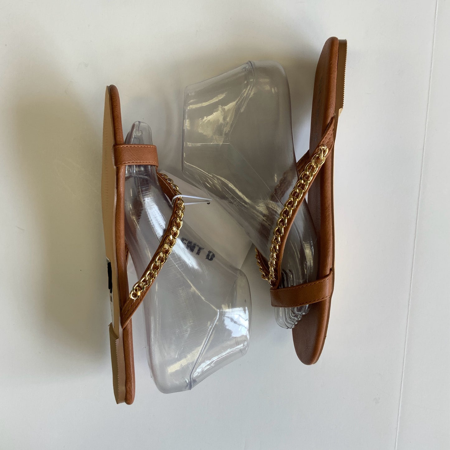 Tan Sandals Flats Clothes Mentor, Size 8.5