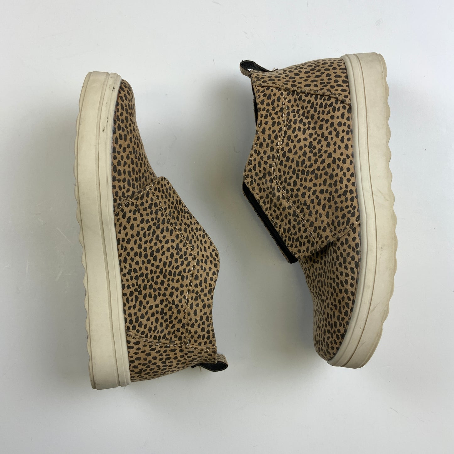 Shoes Sneakers By Universal Thread In Animal Print, Size: 7