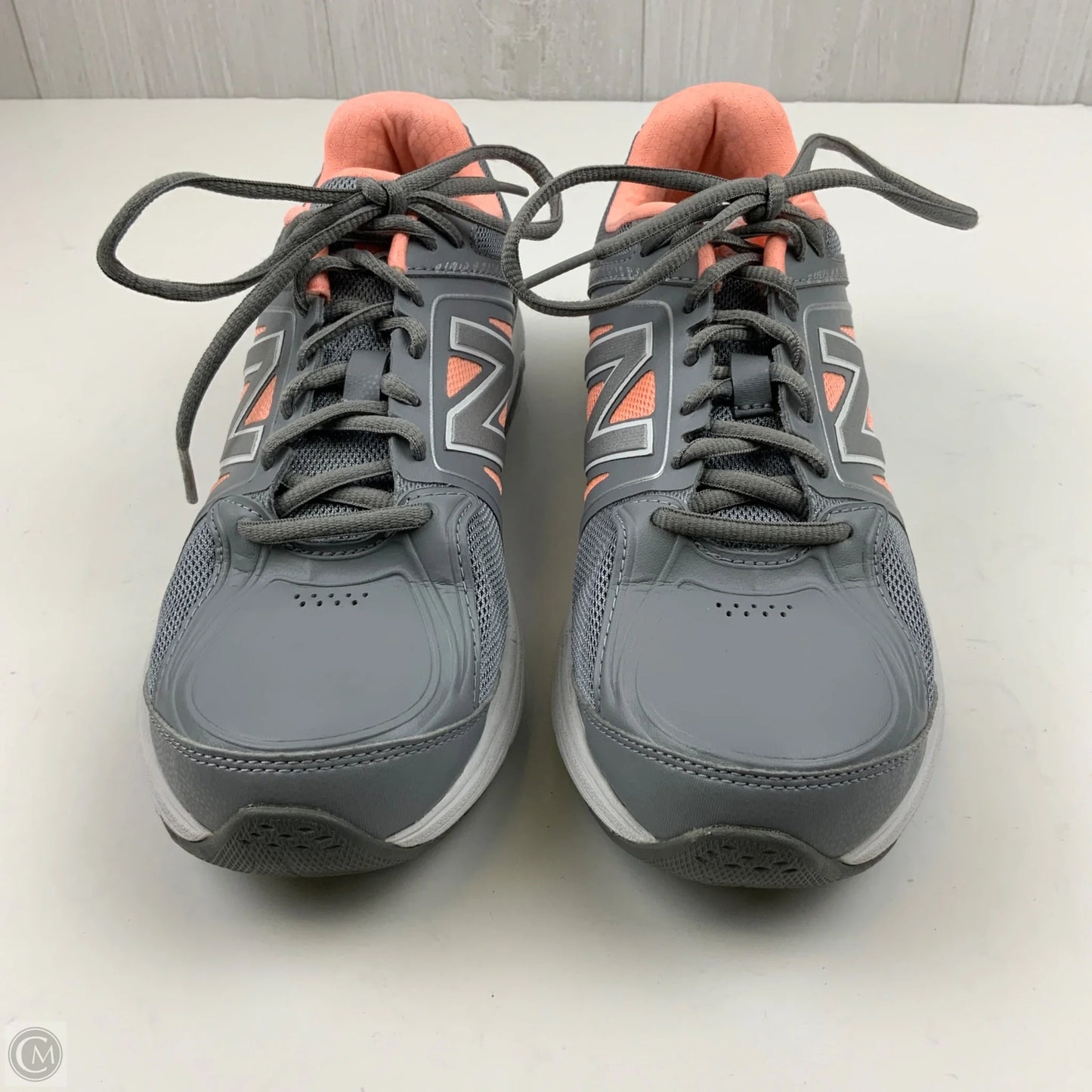 Shoes Athletic By New Balance In Grey & Pink, Size: 8.5