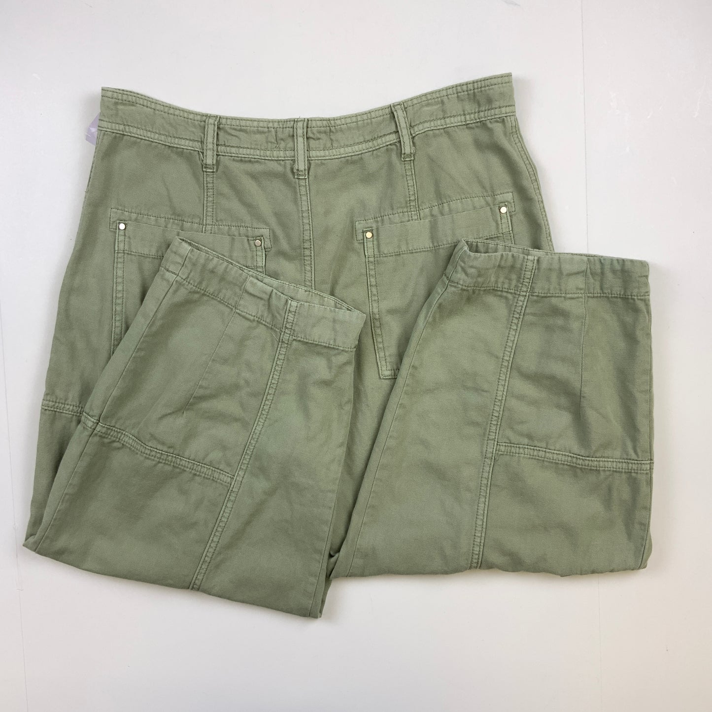 Pants Cropped By Anthropologie In Green, Size: 12