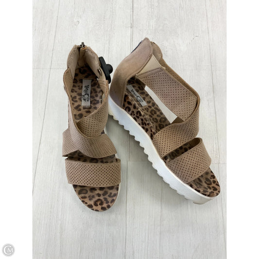 Shoes Flats By Very J In Brown, Size: 8.5