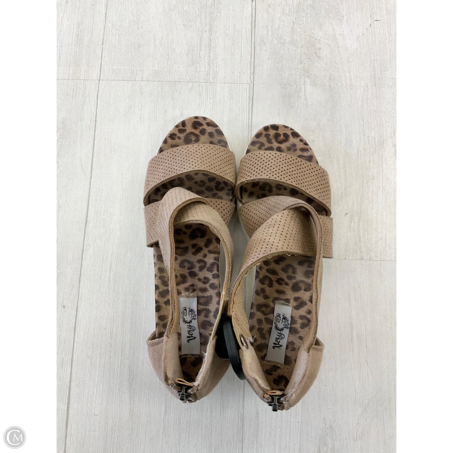 Shoes Flats By Very J In Brown, Size: 8.5