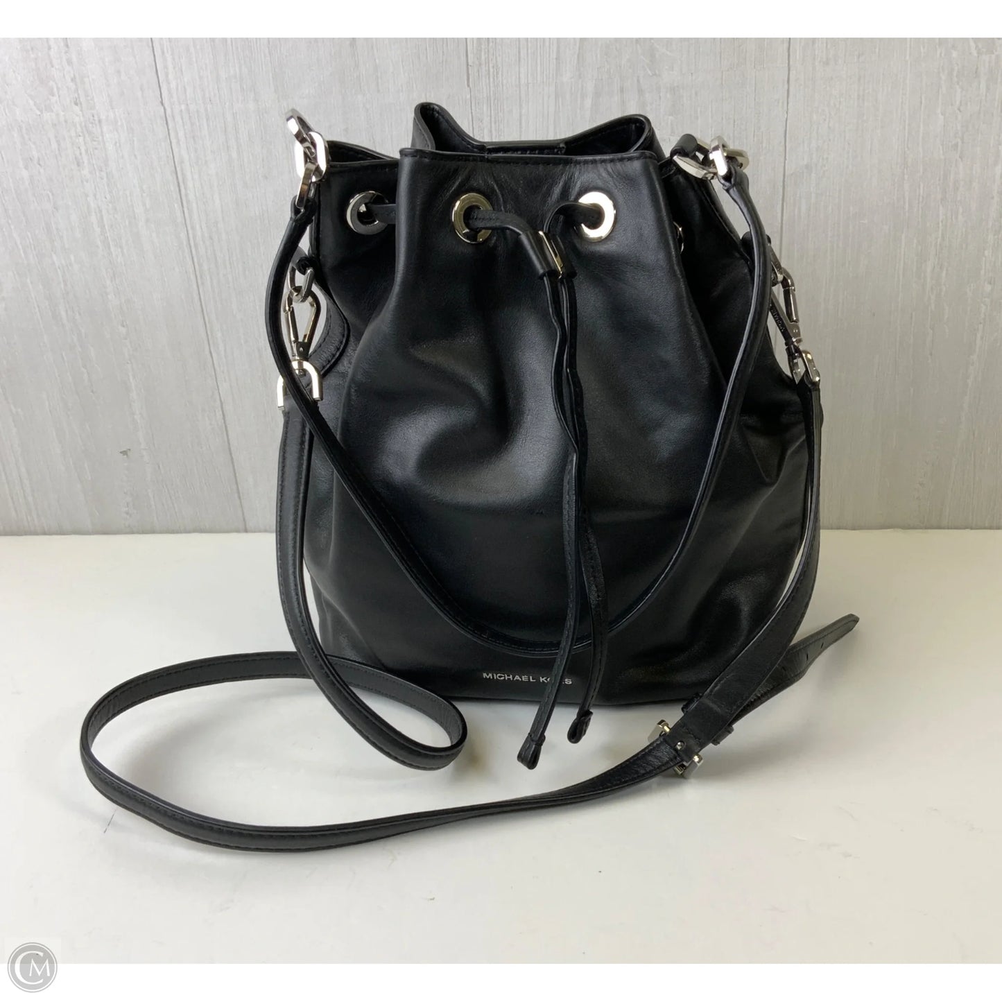 Crossbody Leather By Michael By Michael Kors, Size: Medium