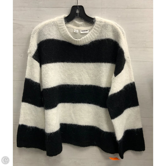 Sweater By Clothes Mentor In Black & White, Size: S