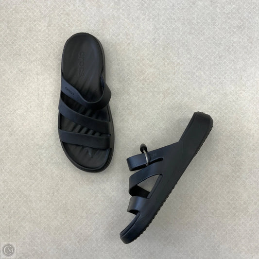 Shoes Flats By Crocs In Black, Size: 8