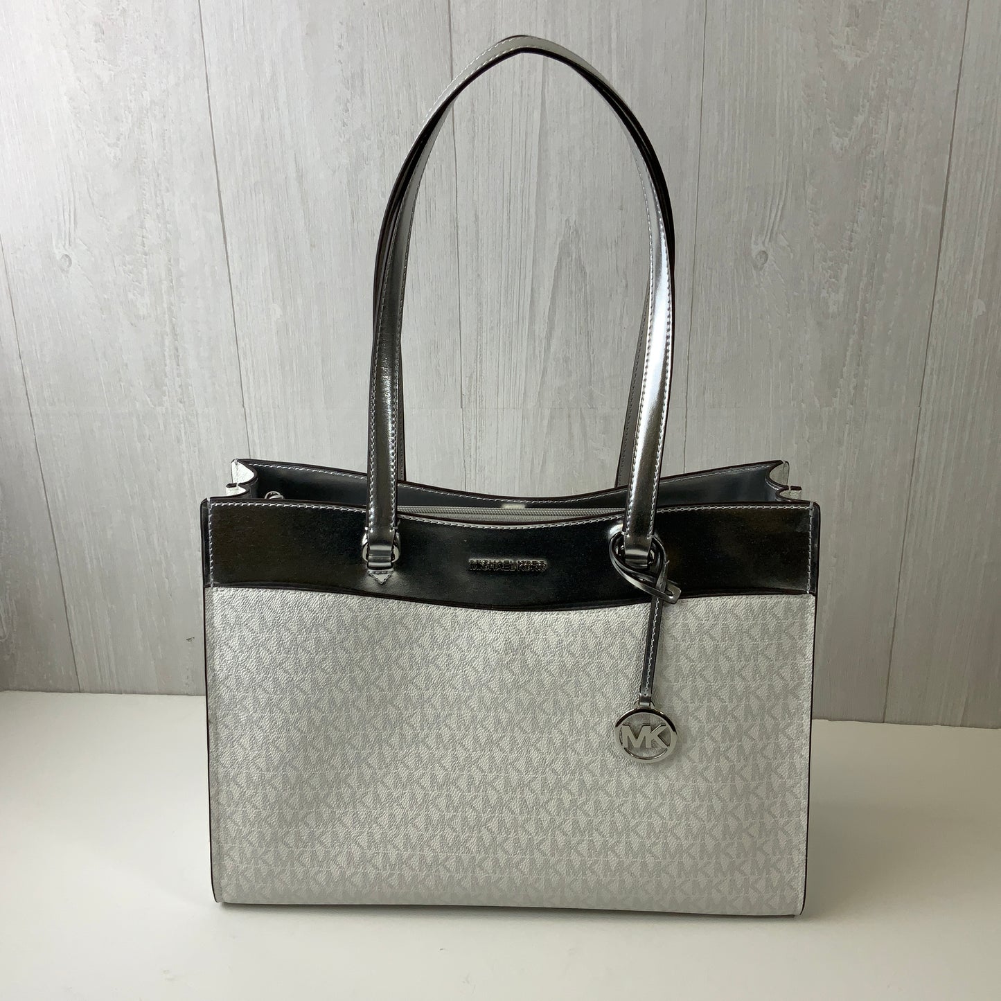Handbag Designer By Michael Kors In Silver & White, Size:Large