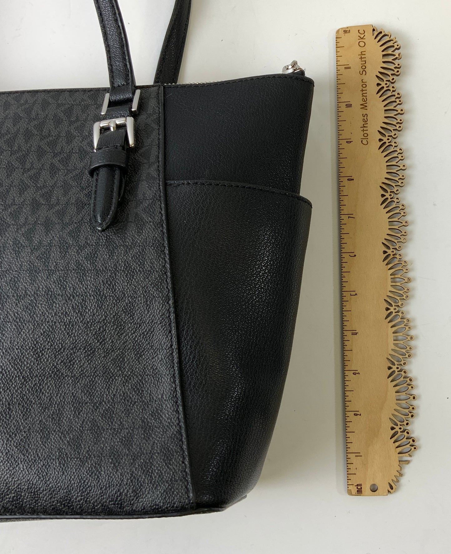 Handbag Designer By Michael Kors In Black & Grey, Size:Medium